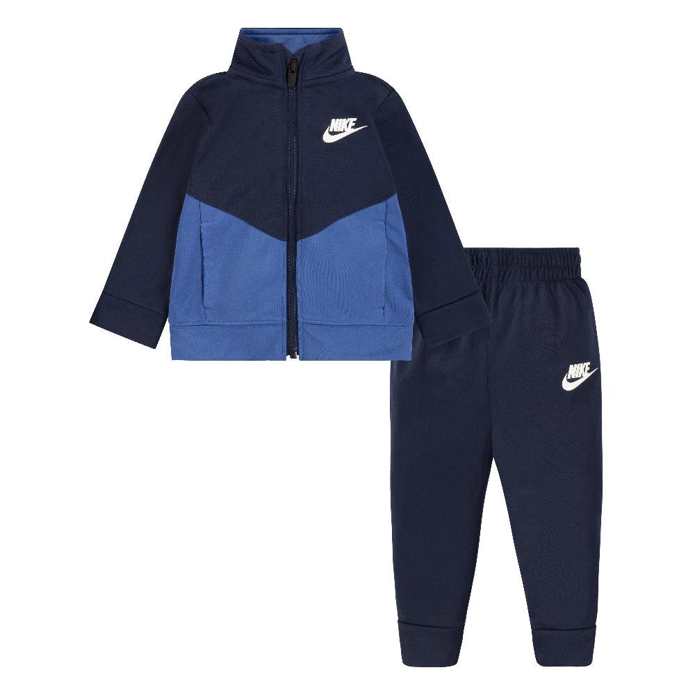 Tricot Set.